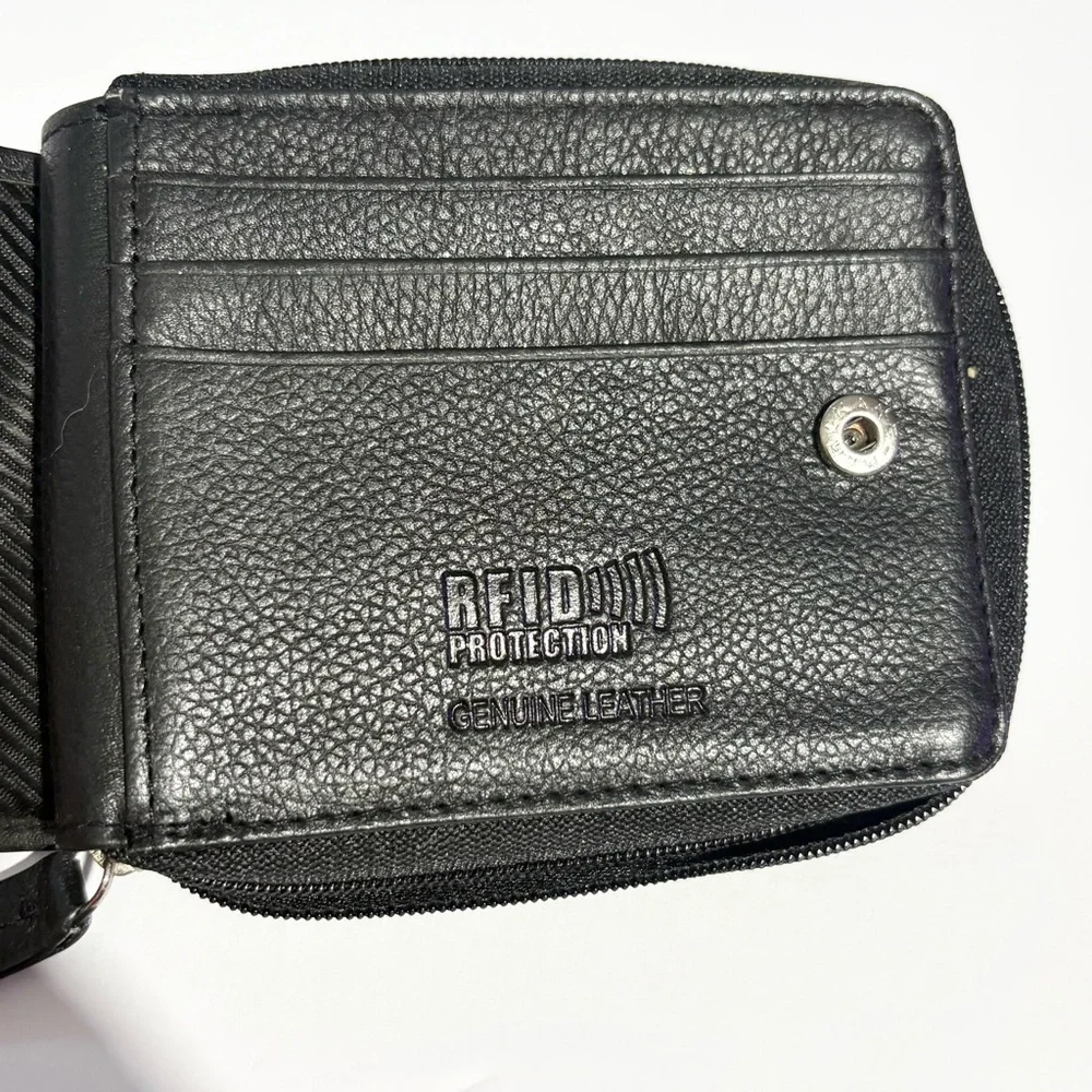 George Black Leather Billfold Zip Close RFID Wallet New with Tags Minor Flaws